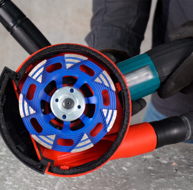 Professionelles Schleifen von Baumaterialien mit dem Winkelschleifer